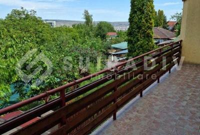 Casă cu 5 camere cu Teren 220 Mp în Andrei Mureșanu