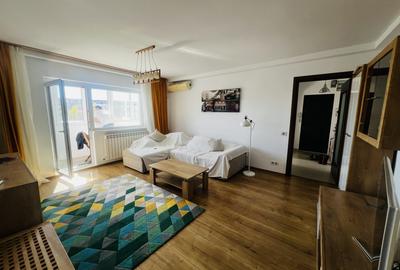 Apartament cu 3 camere decomandat în Drumul Taberei