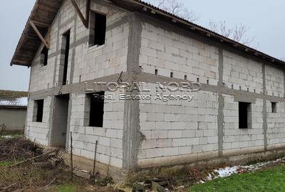 Casă individuală cu 6 camere cu Canalizare în Valu lui Traian - 1