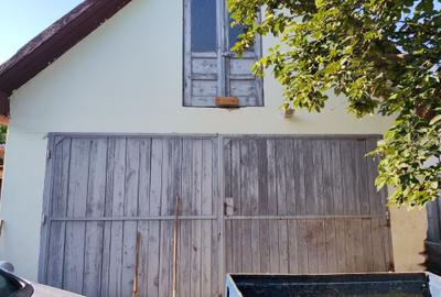Casă cu 4 camere în Exterior Vest