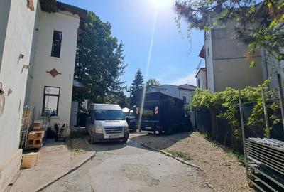 Casă cu 16 camere cu Canalizare în Capitale - 48