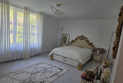Casă cu 4 camere cu Teren 1000 Mp în Central - 2