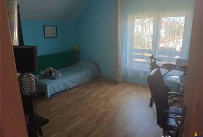 Casă cu 4 camere cu Teren 500 Mp în Bartolomeu