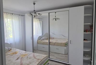 Casă cu 4 camere în Pecineaga