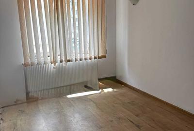 Apartament cu 4 camere decomandat în Central - 10