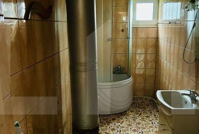 Casă cu 3 camere în Călinești