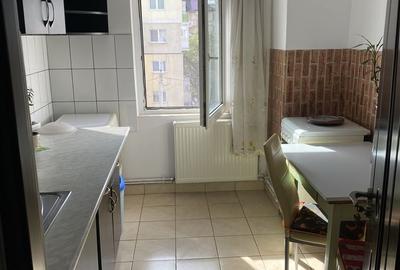 Apartament cu 3 camere decomandat în Central - 3
