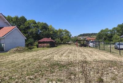 Teren de 936 mp, în Sadu