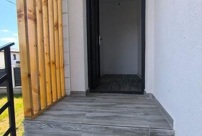 Casă cu 4 camere în Miroslava