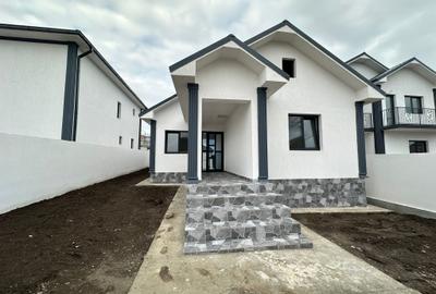 Casă individuală cu 3 camere cu Teren 220 Mp în Est - 2