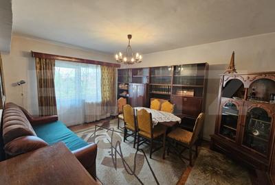 Apartament cu 4 camere decomandat în Central