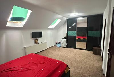 Apartament cu 4 camere semidecomandat, mobilat în Central