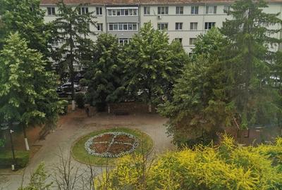 Apartament cu 3 camere decomandat în Traian