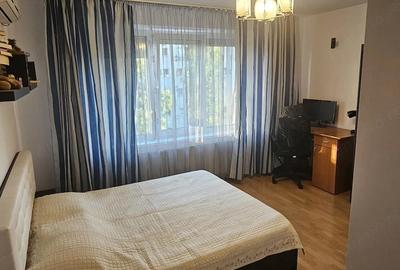 Apartament cu 4 camere decomandat în Dristor