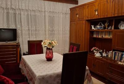 Apartament cu 3 camere decomandat în Aradului