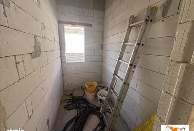 Casă cu 4 camere cu Teren 428 Mp în Central
