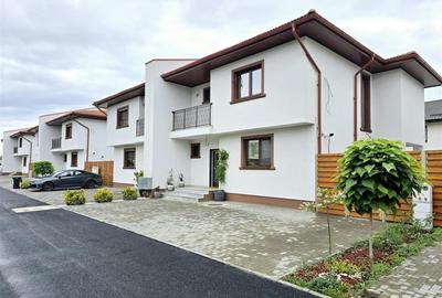 Duplex cu 4 camere cu Canalizare în Otopeni