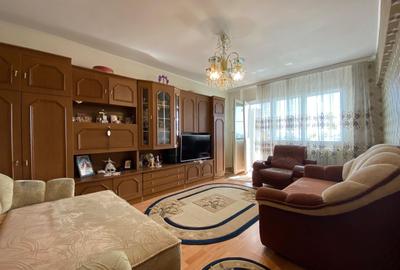 Apartament cu 3 camere decomandat, mobilat în Lacul Tei