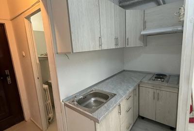 Garsonieră nedecomandată în Central - 1