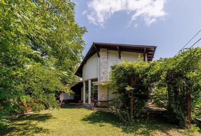 Casă cu Teren 563 Mp în Bascov