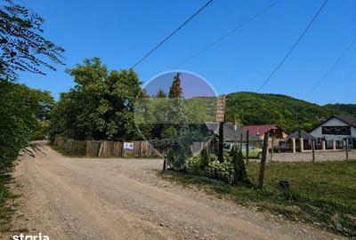 Casă cu 2 camere cu Teren 2431 Mp în Central