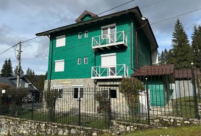 Casă cu 9 camere cu Teren 576 Mp în Malul Ursului