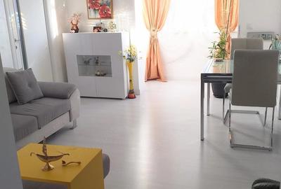 Apartament cu 3 camere semidecomandat în Podu Roș