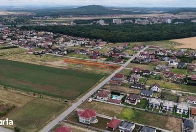 Teren de 2421 mp, în Sânmartin