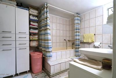 Casă individuală cu 7 camere cu Canalizare în Palazu Mare - 9