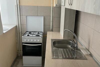 Garsonieră decomandată în Noua