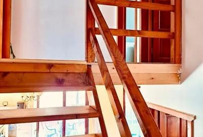 Casă cu 5 camere cu Teren 993 Mp în Central