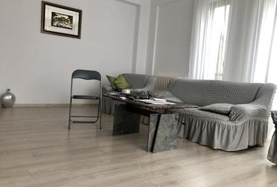 Apartament cu 2 camere decomandat, mobilat în Micro 5 - 2