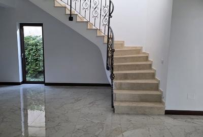 Casă individuală cu 3 camere cu Teren 1050 Mp în 1 Decembrie - 6