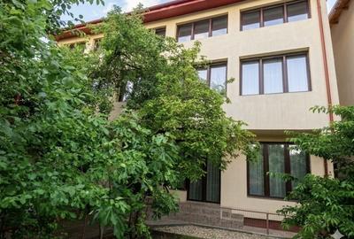 Casă cu 4 camere cu Teren 400 Mp în Central