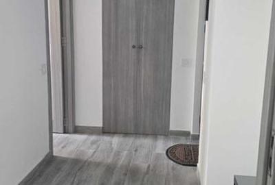 Apartament cu 3 camere semidecomandat în Titan