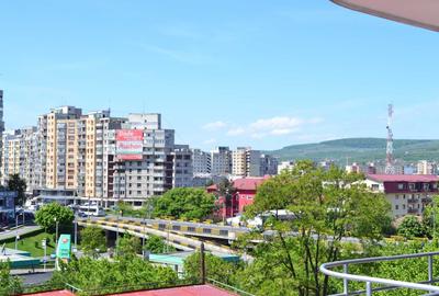 Apartament cu 4 camere decomandat în Mărăști