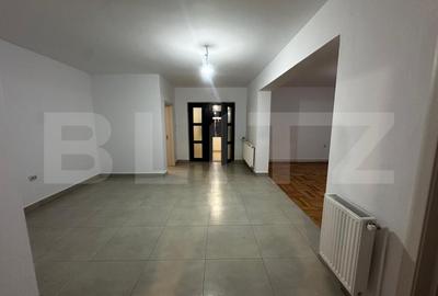 Casă individuală cu 8 camere cu Canalizare în Sebeș