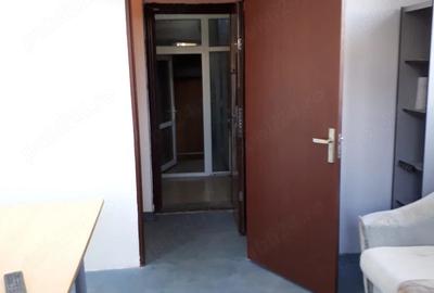 Apartament cu 5 camere decomandat în Titan - 3