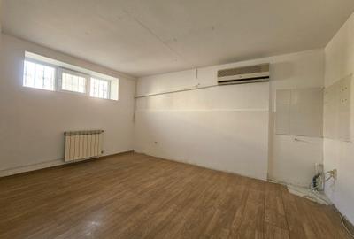 Casă individuală cu 10 camere cu Canalizare în Central - 11