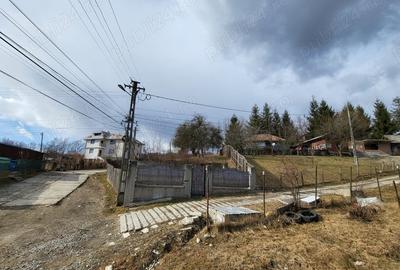 Teren de 1600 mp, în Central