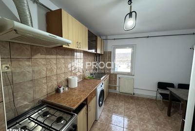 Apartament cu 2 camere decomandat în Nicolina