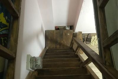 Casă cu 3 camere în Bucur Obor