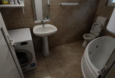 Casă cu 3 camere cu Teren 375 Mp în Central