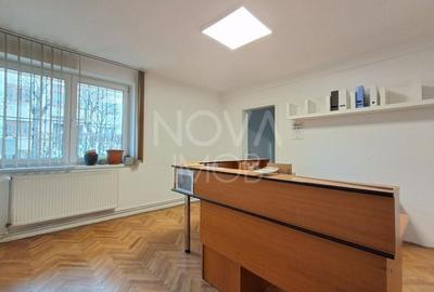 Birou, de 82.120002746582 mp, în Central - 1