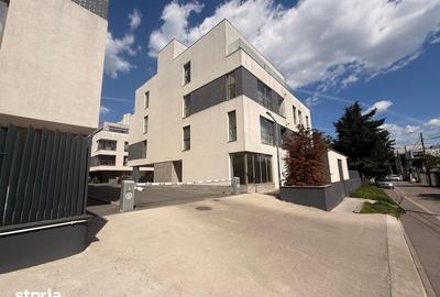 Apartament cu 3 camere în Sisești