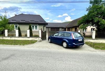 Casă cu 4 camere cu Teren 10000 Mp în Petrești