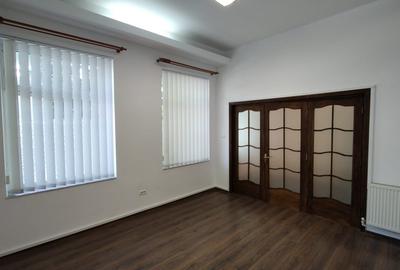 Spațiu comercial, de 40 mp, în Central - 2