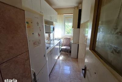 Apartament cu 3 camere semidecomandat în 14 Mai - 1