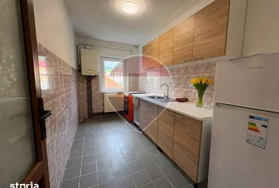 Apartament cu 2 camere decomandat în Dârste
