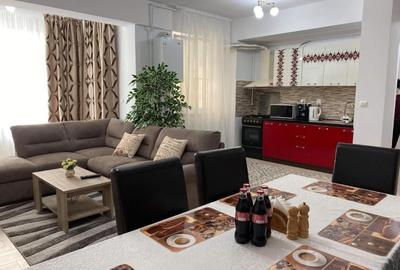 Apartament cu 3 camere semidecomandat în Central